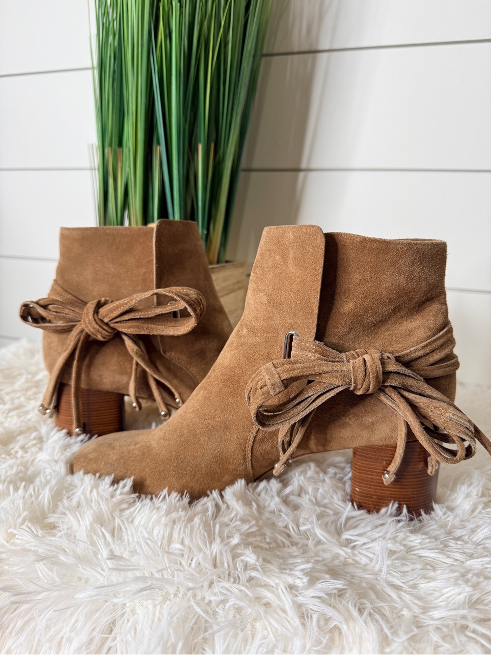 Rag & Bone Dalia II Suede Studded Tassel Tie Chunky Heel Bootie Camel Size 39 - Picture 3 of 10